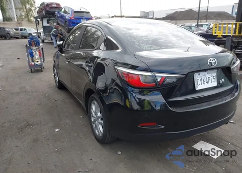 2018 Toyota Yaris Ia из США, поврежденный, VIN 3MYDLBYV5JY315860